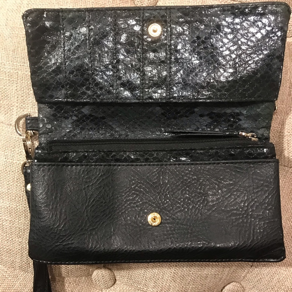 Kenneth Cole Wristlet